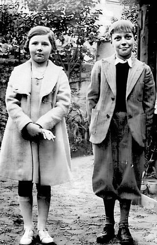 Colette et Michel Lemoine 
Estim&eacute;e en 1935